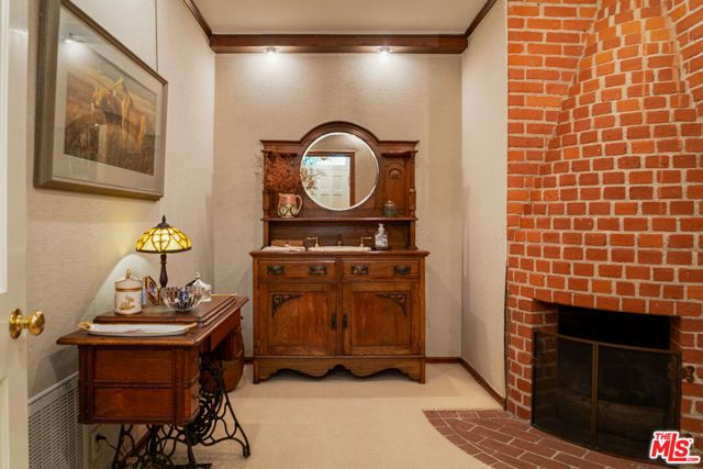 1821 Mandeville Canyon Road, Los Angeles, CA 90049