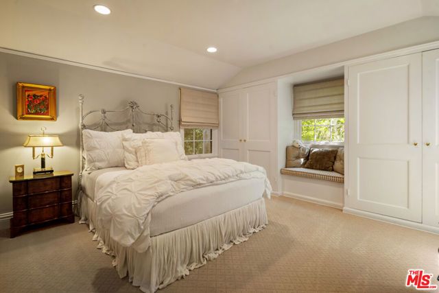 1821 Mandeville Canyon Road, Los Angeles, CA 90049