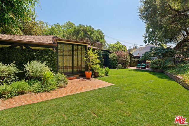 1821 Mandeville Canyon Road, Los Angeles, CA 90049
