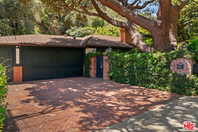 1821 Mandeville Canyon Road, Los Angeles, CA 90049
