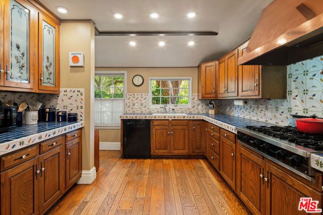 1821 Mandeville Canyon Road, Los Angeles, CA 90049