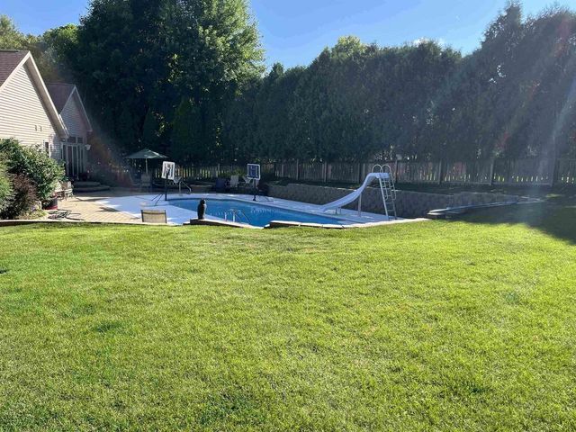 10 Vienna Circle, Madison, WI 53718