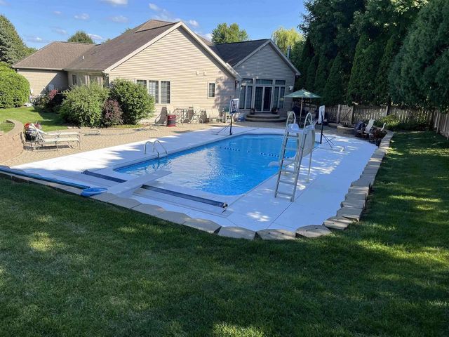 10 Vienna Circle, Madison, WI 53718