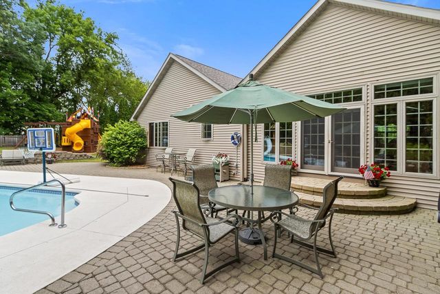 10 Vienna Circle, Madison, WI 53718