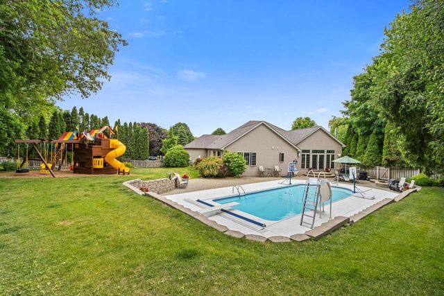 10 Vienna Circle, Madison, WI 53718