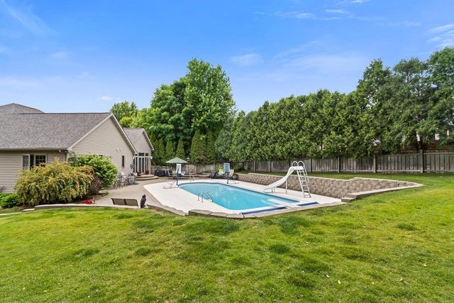 10 Vienna Circle, Madison, WI 53718