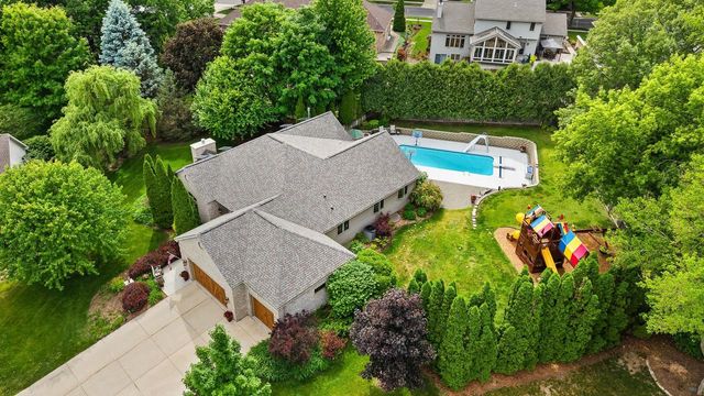 10 Vienna Circle, Madison, WI 53718