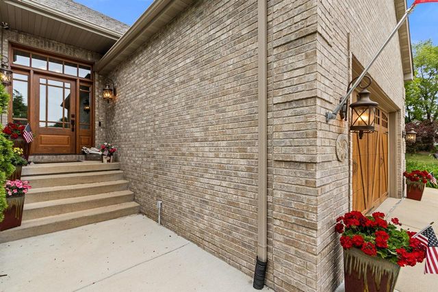 10 Vienna Circle, Madison, WI 53718