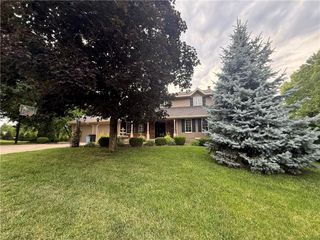 608 Sunshine Drive, Richmond, MO 64085