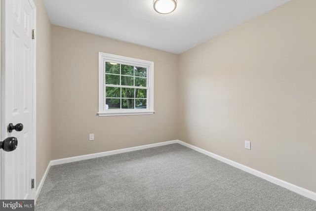 9512 LOMOND DR, Manassas, VA 20109