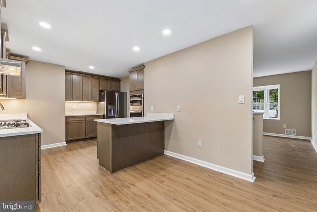 9512 LOMOND DR, Manassas, VA 20109