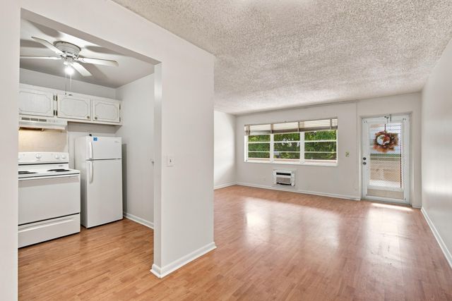 65 Camden C, West Palm Beach, FL 33417