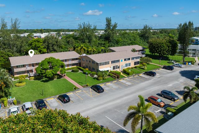 65 Camden C, West Palm Beach, FL 33417
