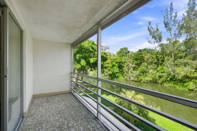 65 Camden C, West Palm Beach, FL 33417
