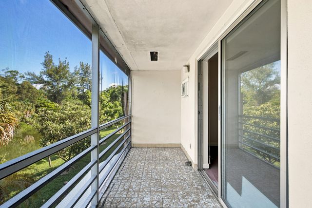 65 Camden C, West Palm Beach, FL 33417