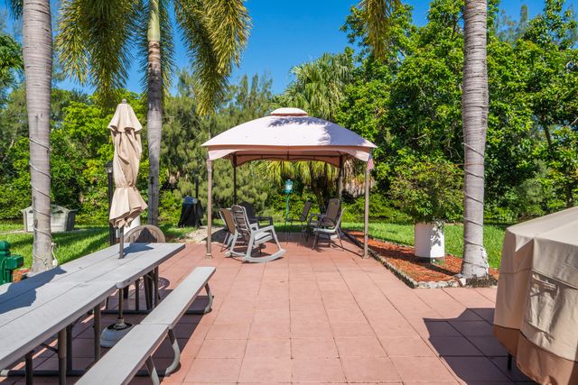 65 Camden C, West Palm Beach, FL 33417