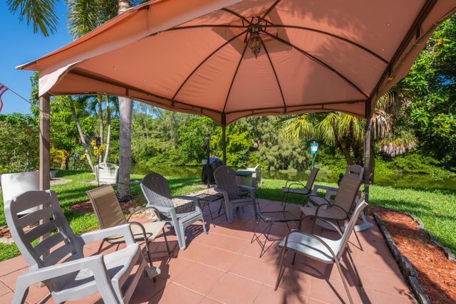 65 Camden C, West Palm Beach, FL 33417