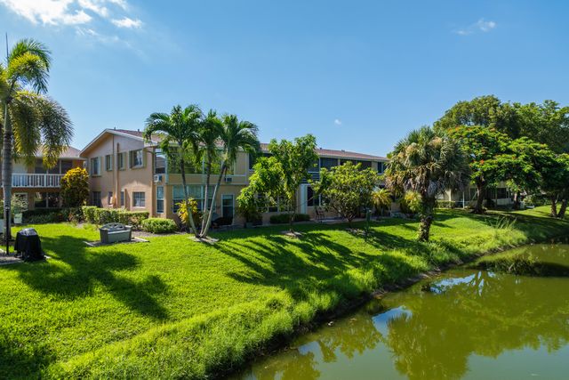 65 Camden C, West Palm Beach, FL 33417