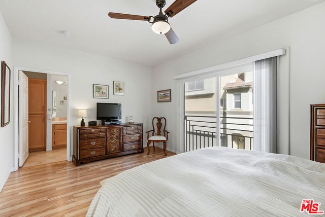 5240 Premiere Hills Circle 110, Woodland Hills, CA 91364