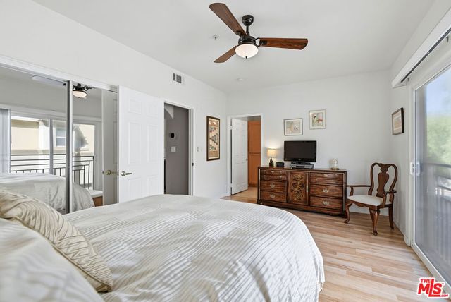 5240 Premiere Hills Circle 110, Woodland Hills, CA 91364