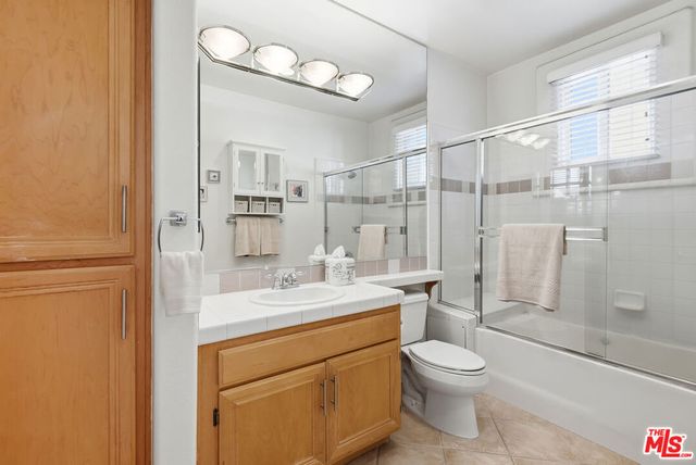 5240 Premiere Hills Circle 110, Woodland Hills, CA 91364