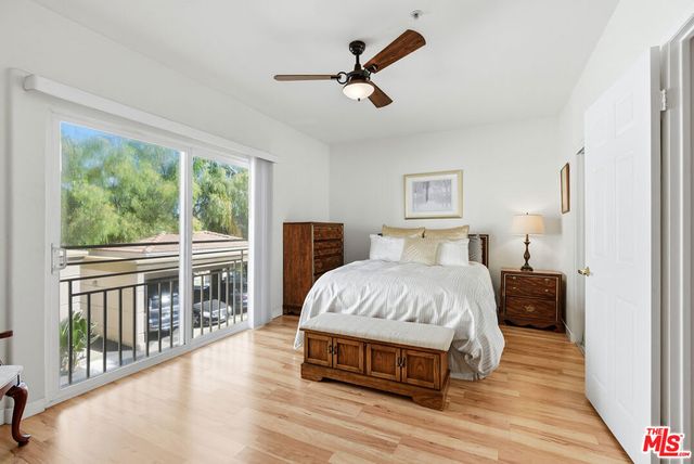 5240 Premiere Hills Circle 110, Woodland Hills, CA 91364