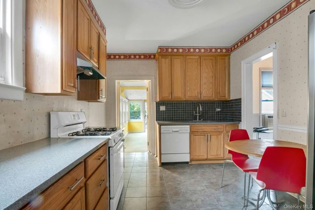 33 Mountain Road, Irvington, NY 10533