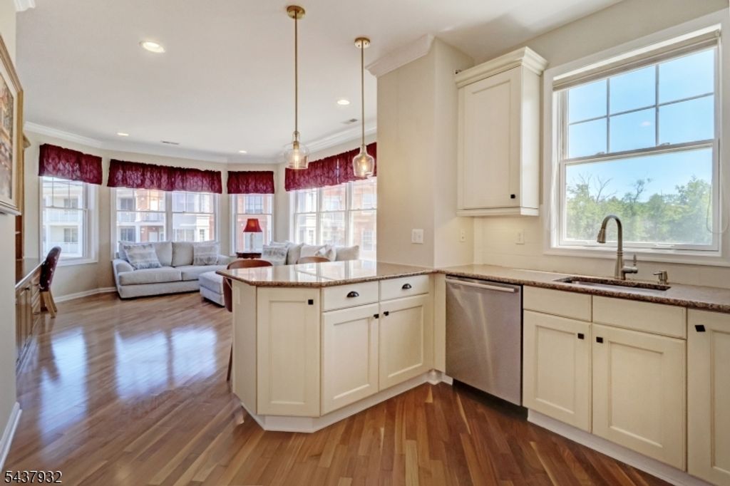 3412 Pointe Gate Dr 412, Livingston Twp., NJ 07039