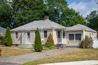 7 Hall Court, Portsmouth, NH 03801