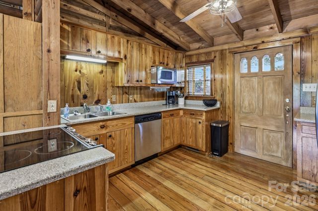118 Rock Point Road, Lake Lure, NC 28746