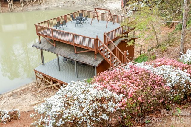 118 Rock Point Road, Lake Lure, NC 28746