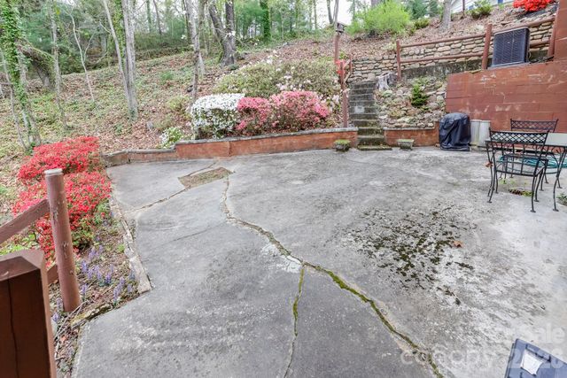 118 Rock Point Road, Lake Lure, NC 28746