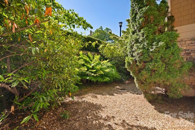 203 Bowling Park Road, Asheville, NC 28803