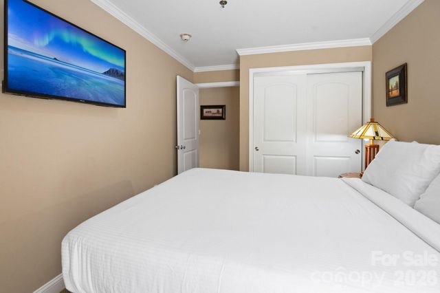 203 Bowling Park Road, Asheville, NC 28803
