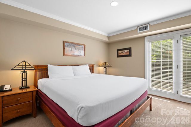 203 Bowling Park Road, Asheville, NC 28803