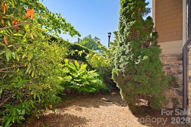 203 Bowling Park Road, Asheville, NC 28803