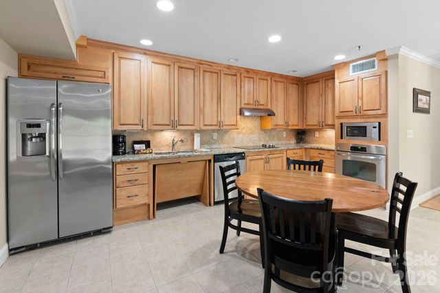 203 Bowling Park Road, Asheville, NC 28803