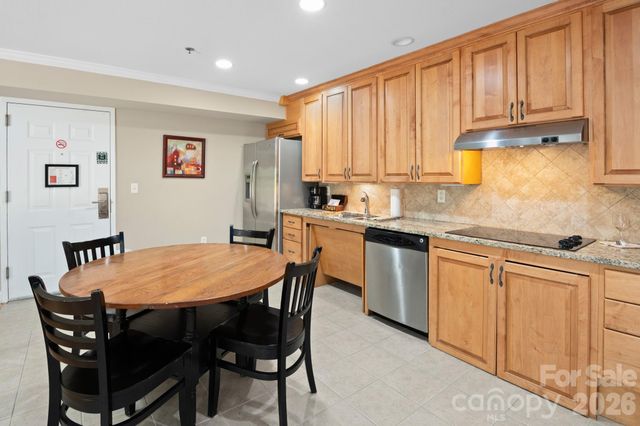 203 Bowling Park Road, Asheville, NC 28803