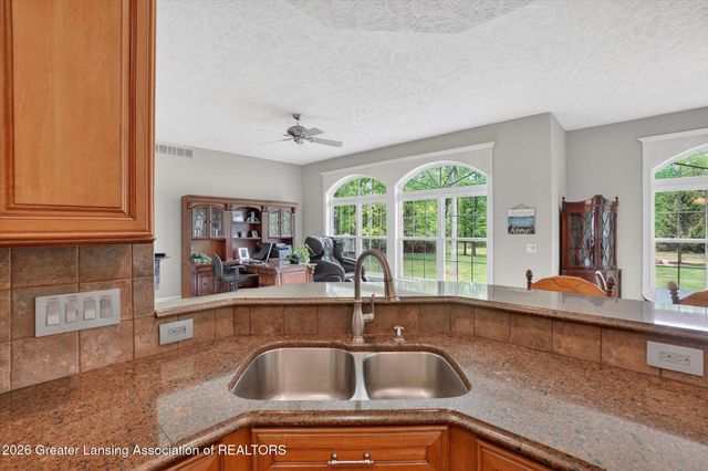1800 Wilderness Drive, Dewitt, MI 48820