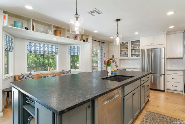 7223 BROOKSIDE ST, San Antonio, TX 78209