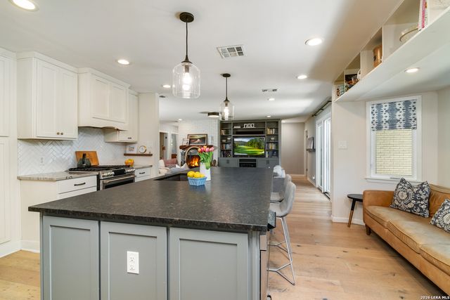 7223 BROOKSIDE ST, San Antonio, TX 78209
