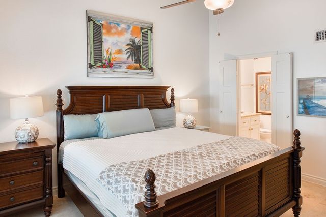 303 Nassau Dr, Rockport, TX 78382