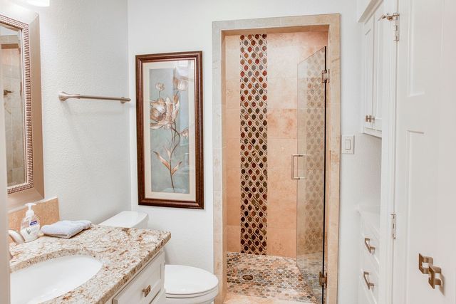 303 Nassau Dr, Rockport, TX 78382