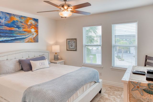 303 Nassau Dr, Rockport, TX 78382
