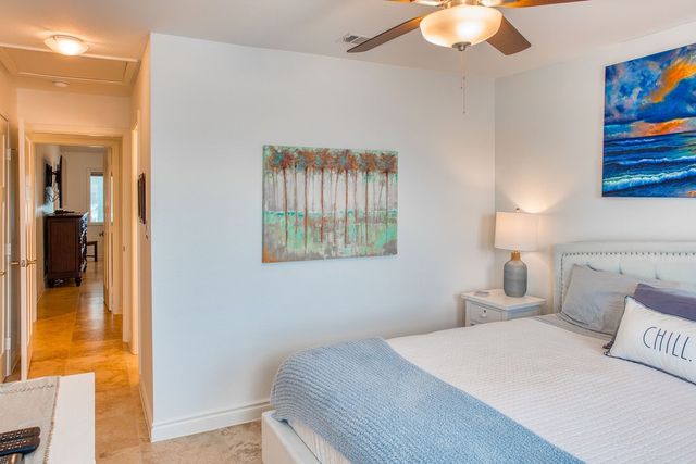 303 Nassau Dr, Rockport, TX 78382
