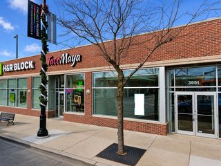 3951 N Broadway, Chicago, IL 60613