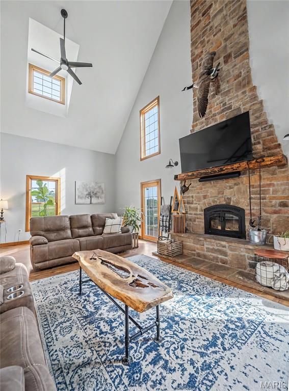 Image 15 of property listing at 90 Jug Hollow Road, Hardin, IL 62047