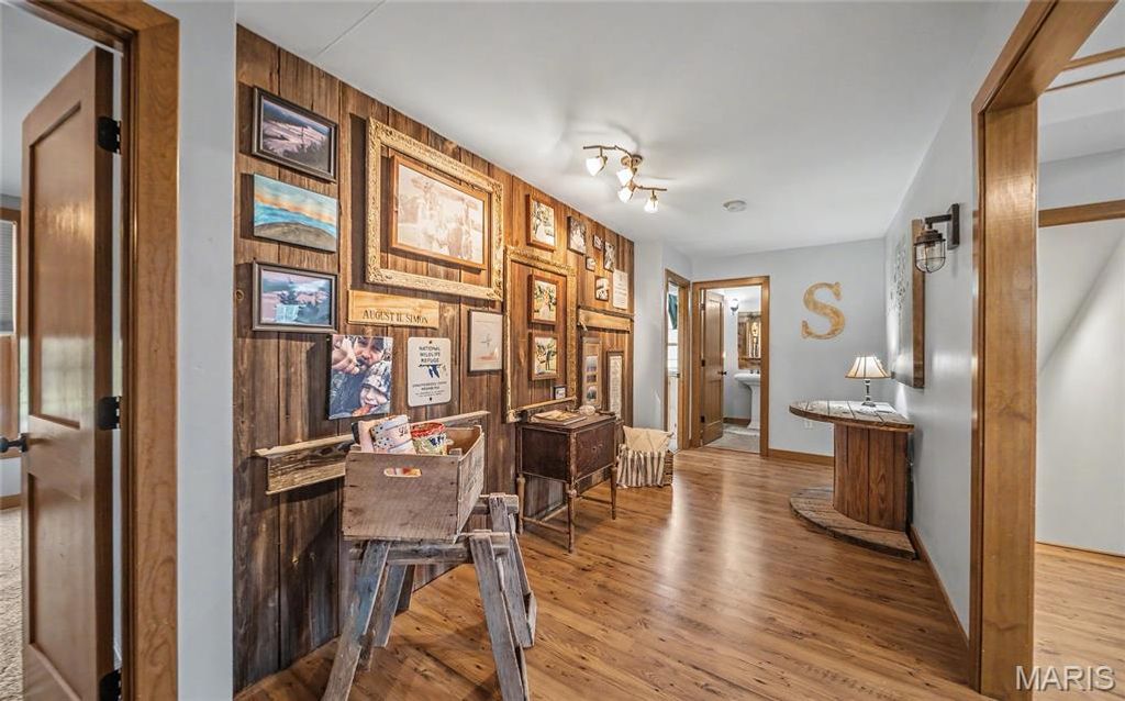 Image 29 of property listing at 90 Jug Hollow Road, Hardin, IL 62047