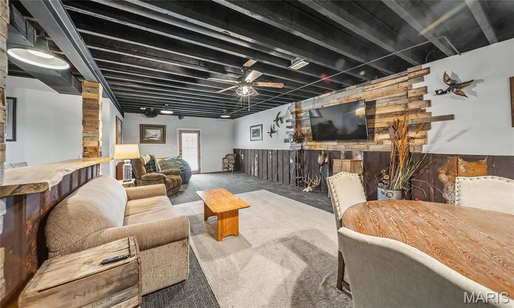 Image 40 of property listing at 90 Jug Hollow Road, Hardin, IL 62047