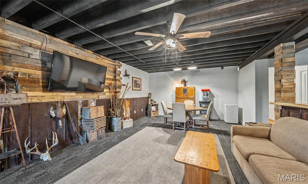 Image 41 of property listing at 90 Jug Hollow Road, Hardin, IL 62047